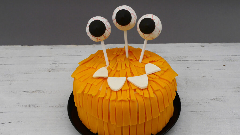 Schauderhaft süße Monster-Torte