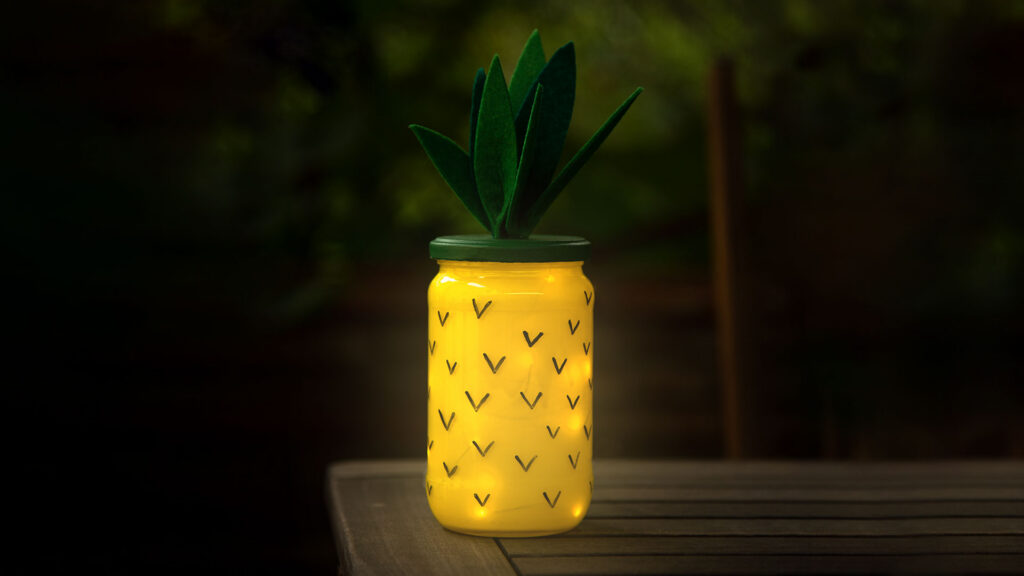 Ananas-Licht aus Einmachgläsern