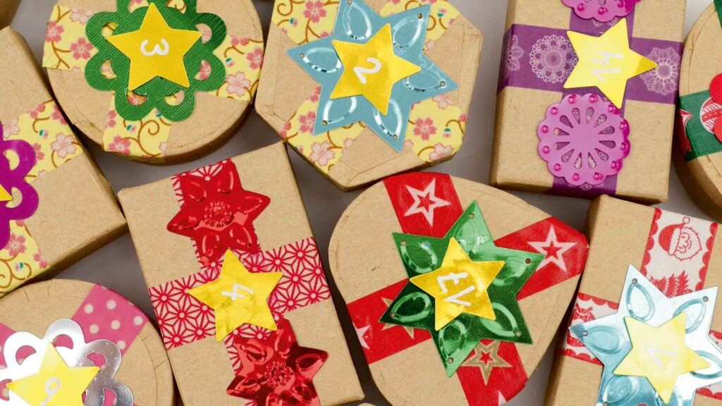Adventkalender aus Mini-Boxen