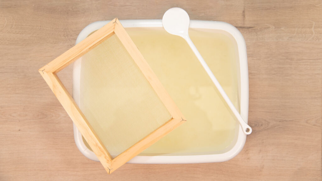 Einladungen aus handgeschöpftem Papier - Schritt 3