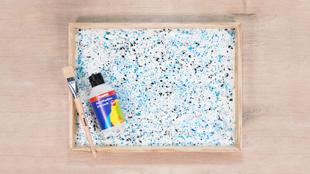 Tablett mit Terrazzo Flakes - Schritt 2