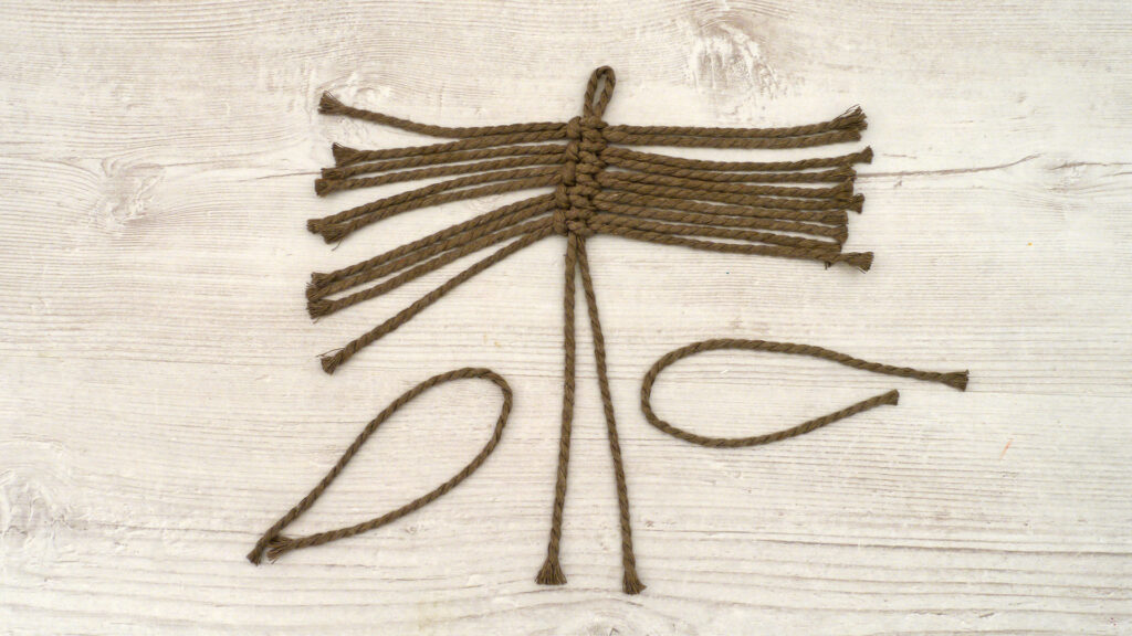 Feder aus Macramé-Garn - Schritt 3