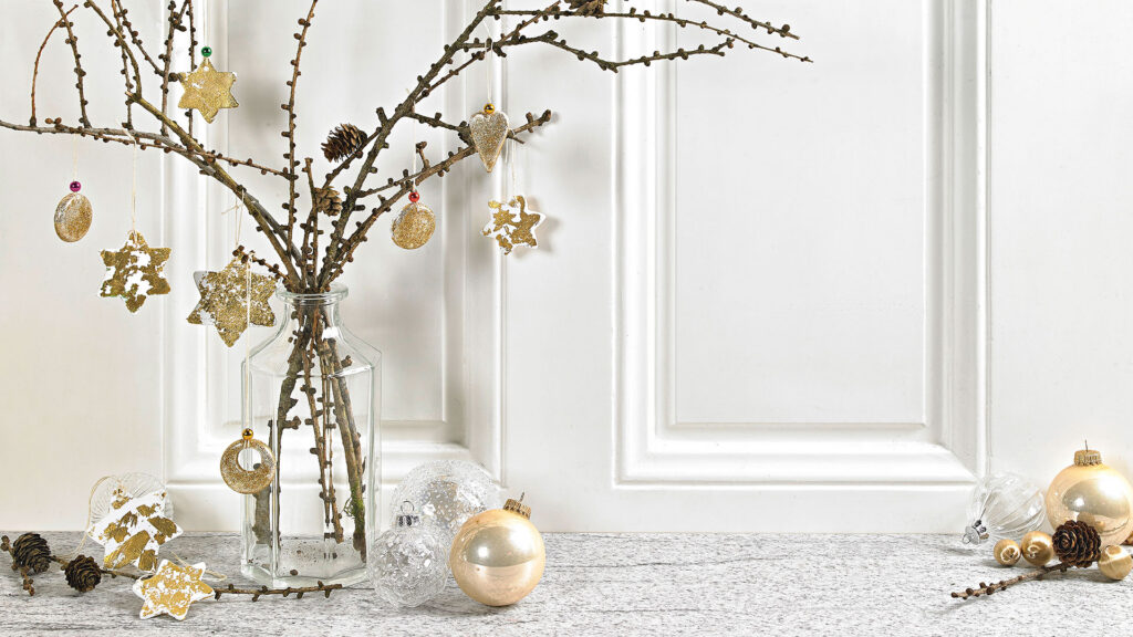 Weihnachtliche Sterne zum Aufhängen - fertig