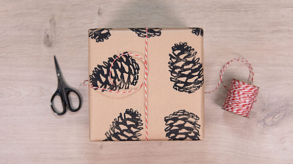 Geschenkpapier mit Linoldruck-Motiv - Schritt 5