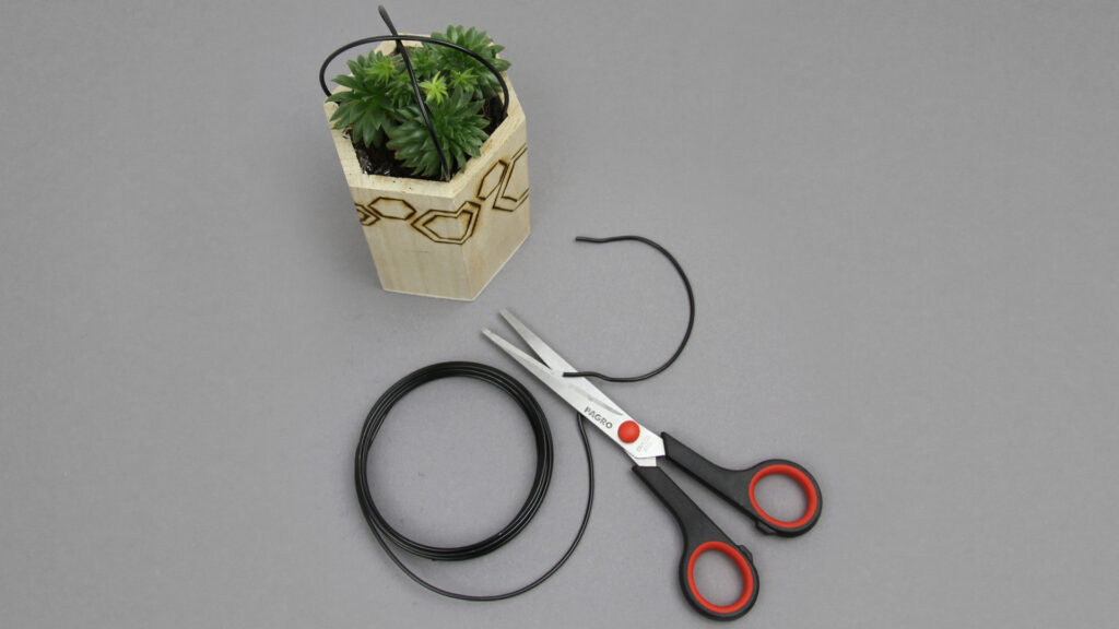 Blumenkiste mit Brandmalerei - Schritt 4