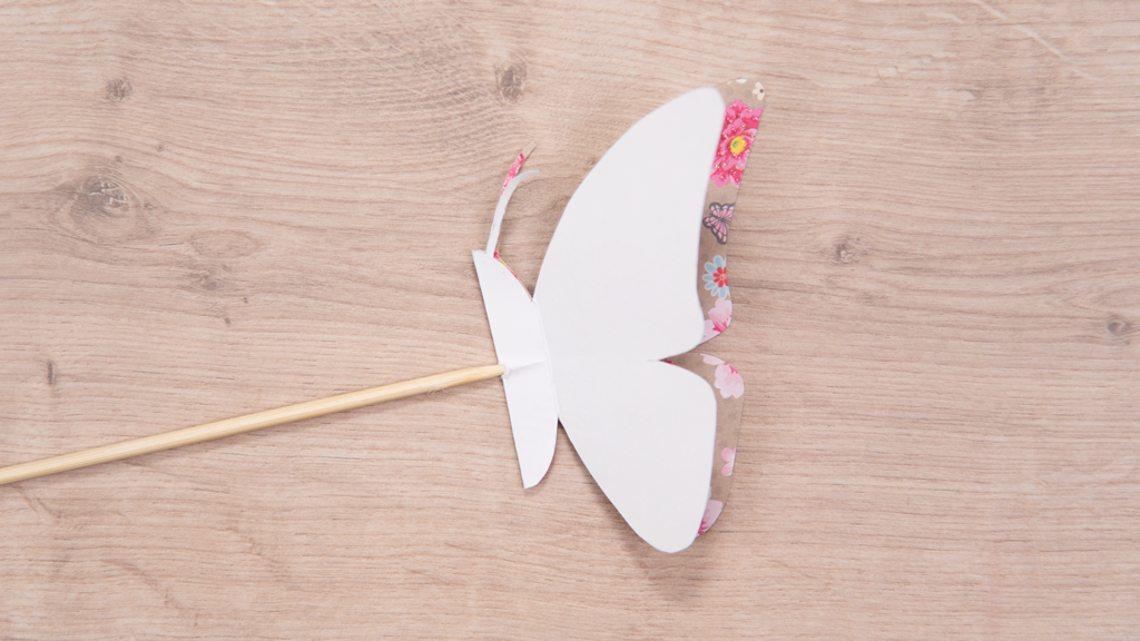 Schmetterling aus Designpapier - Schritt 4