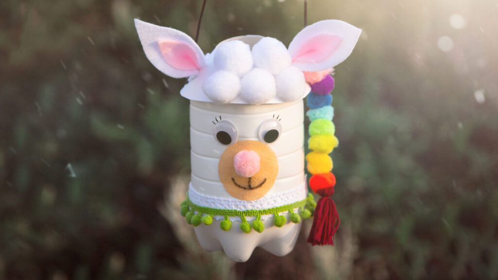 Lama-Laterne aus Plastikflasche