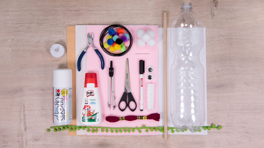 Lama-Laterne aus Plastikflasche - Bastelmaterial