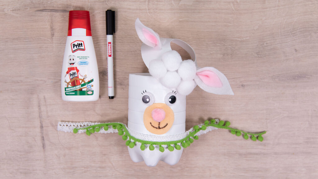 Lama-Laterne aus Plastikflasche - Schritt 4