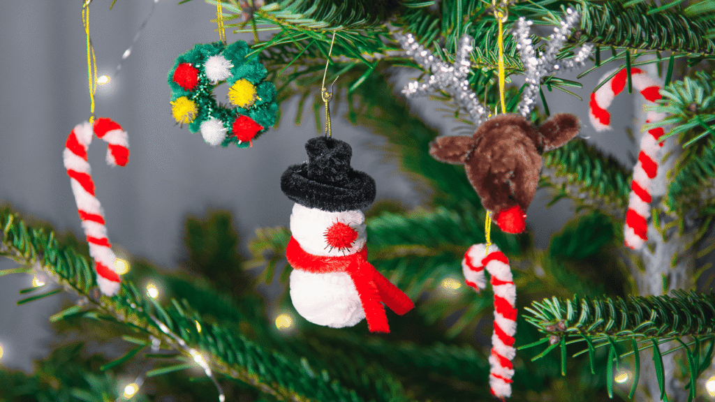 Chenilledraht-Baumschmuck
