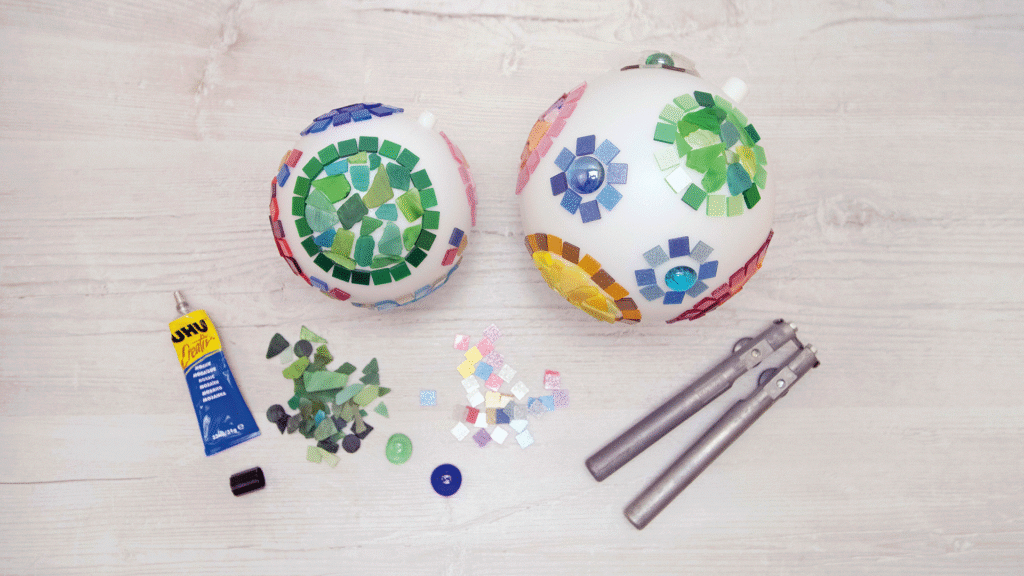 Bunte Mosaiktöpfe