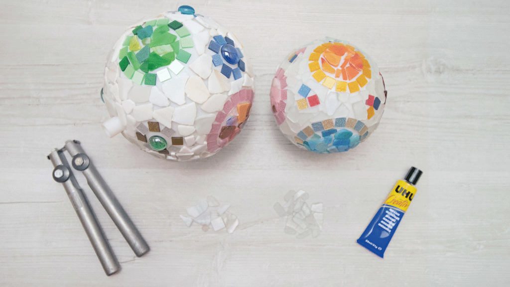Bunte Mosaiktöpfe