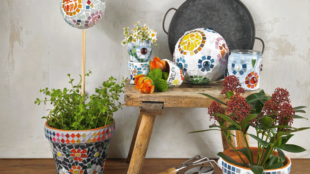Bunte Mosaiktöpfe