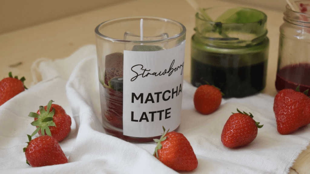 Strawberry Matcha Latte Kerze